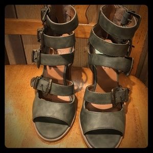 Shoes for woman